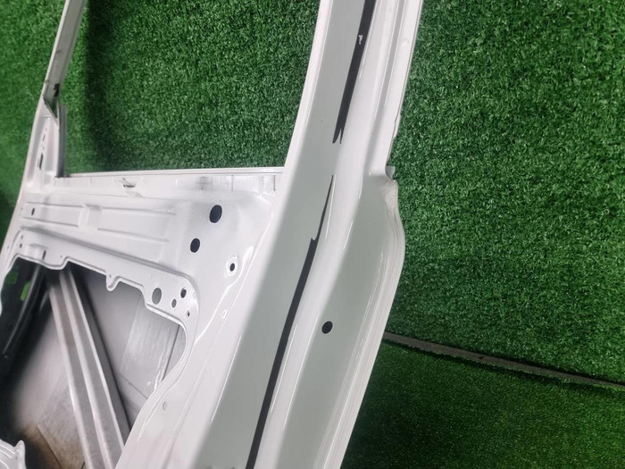 Дверь передняя правая Volvo XC70 2 (2007-2016)