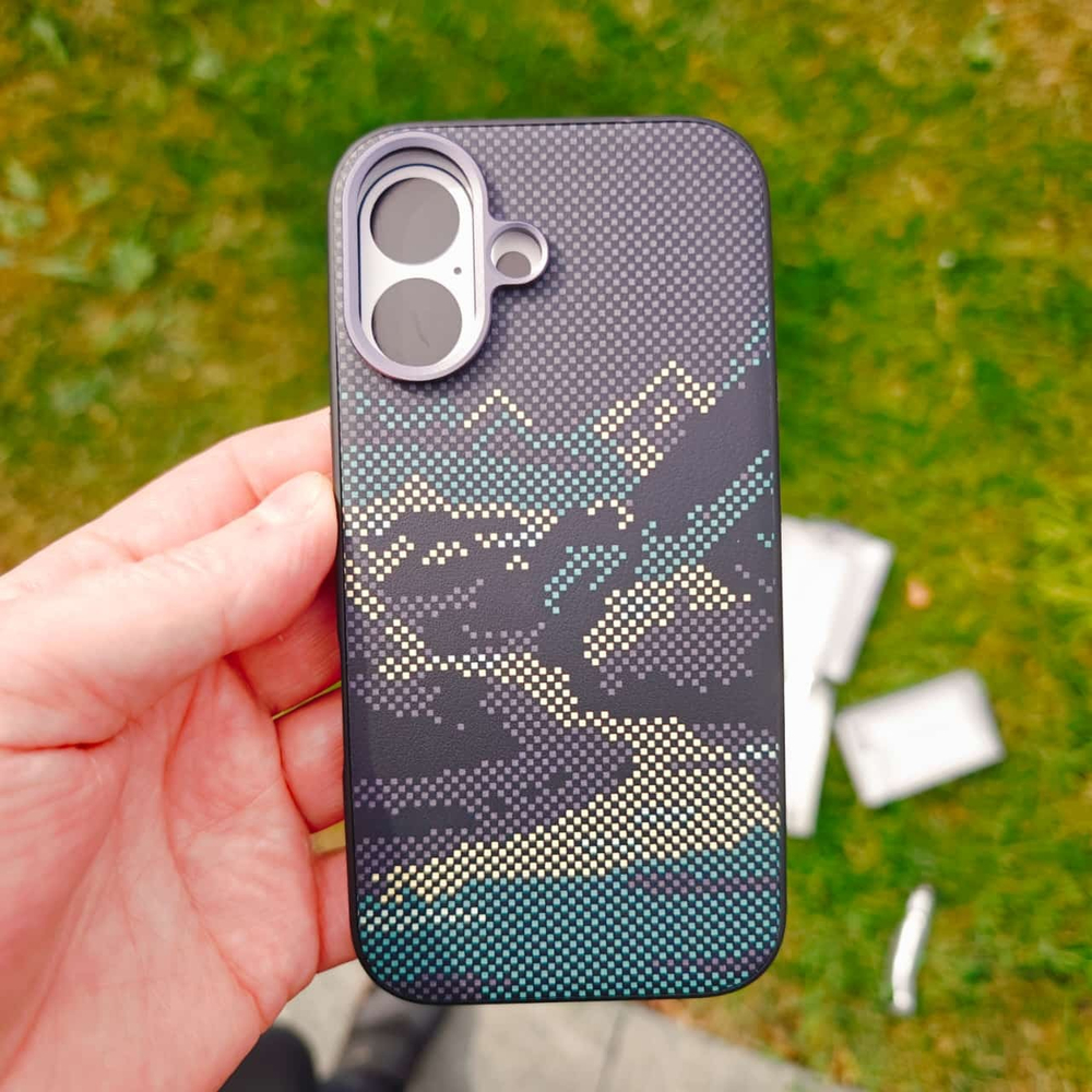 Чехол Pixels для iPhone 16 Magsafe №3