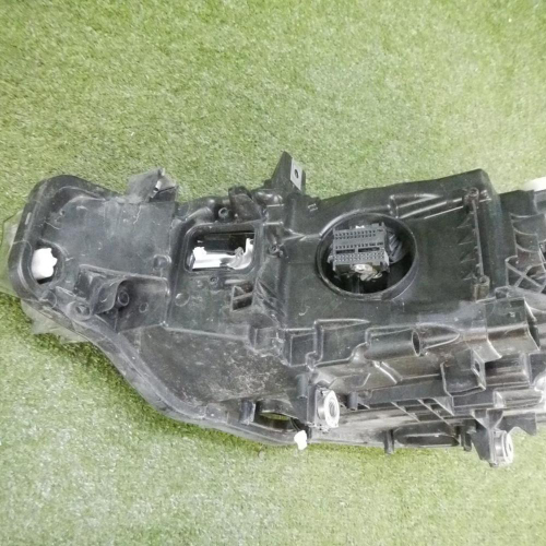 Фара правая BMW 3er F30 F31 (2015-2020) LED (в пленке)