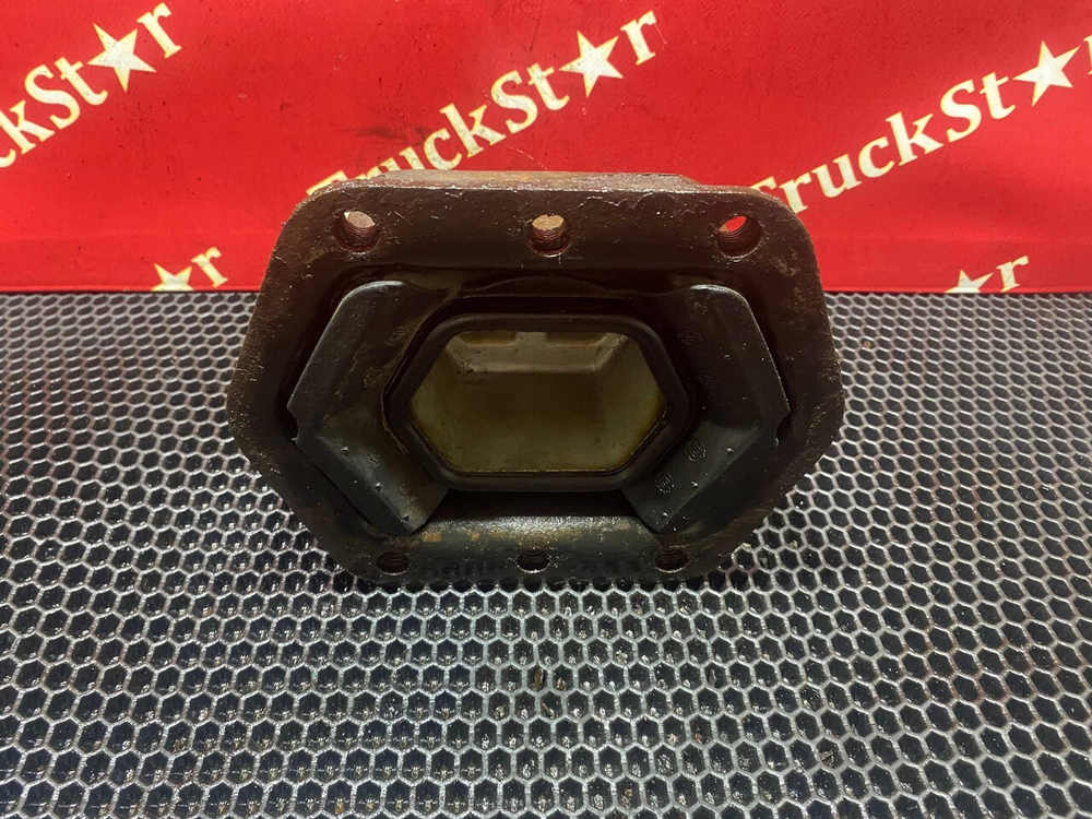 Подушка двигателя задняя