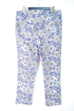 Брюки с цветочным принтом, визуально 48 размер