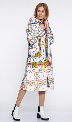 Пальто "Лабиринт", по мотивам средневековых буквиц и фантастических существ со страниц Псалтыри Латтрелла