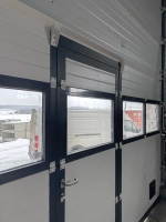 Секционные ворота с калиткой