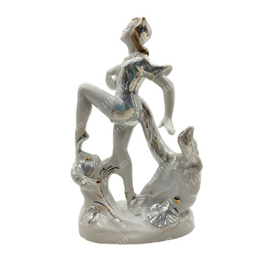 Статуэтка. Балерина-кошка. Фарфор. Дмитровский фарфоровый завод, с. Вербилки. 1950-е гг.