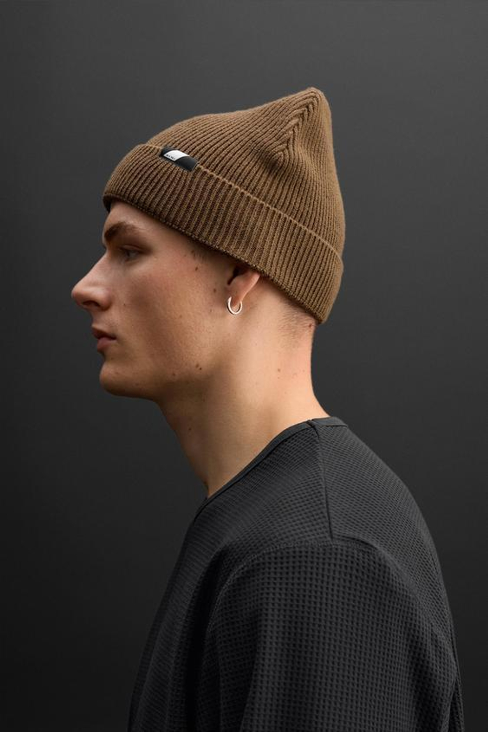 ZARA ТРИКОТАЖНАЯ ШАПКА С ФАКТУРНЫМ УЗОРОМ, КОРИЧНЕВЫЙ
