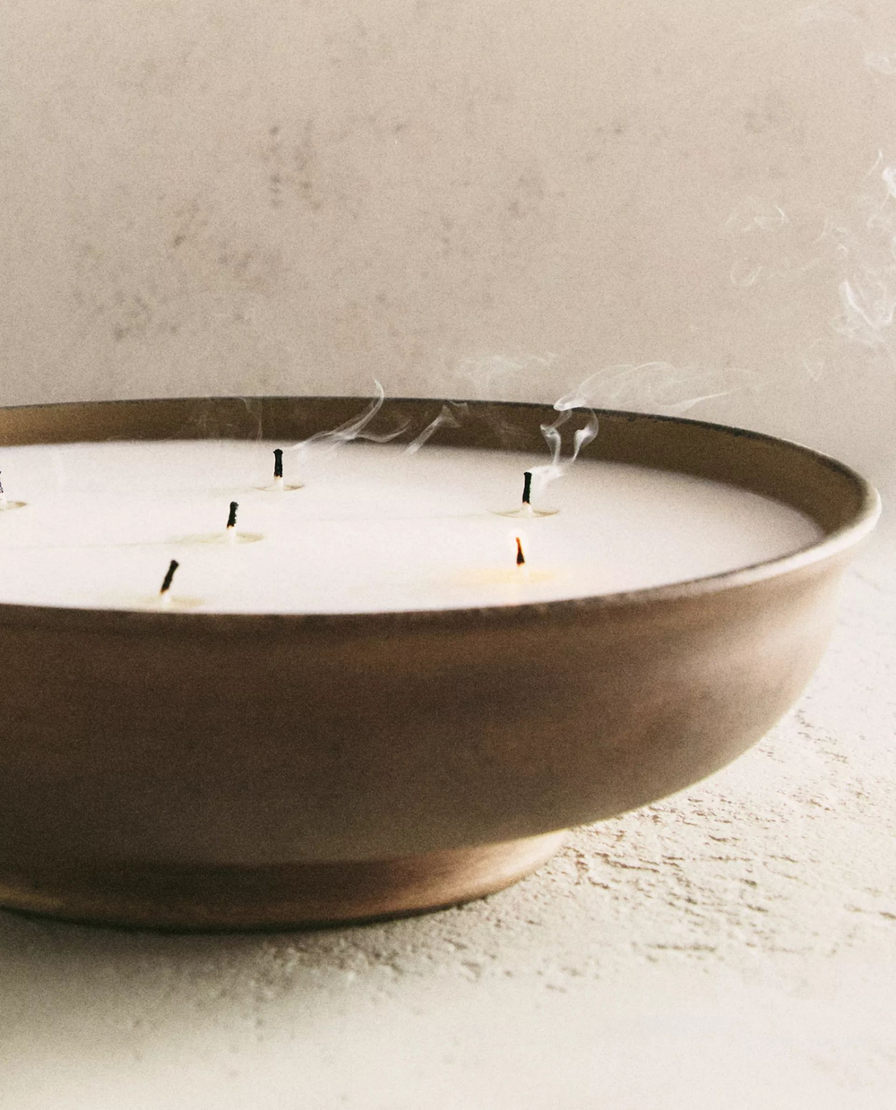 Zara Home - Ароматическая свеча incense leather, 1200 г