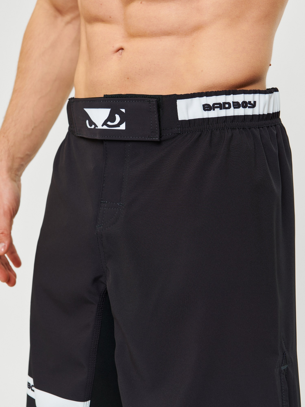 Шорты MMA Bad Boy Oss Grappling Shorts черный/белый