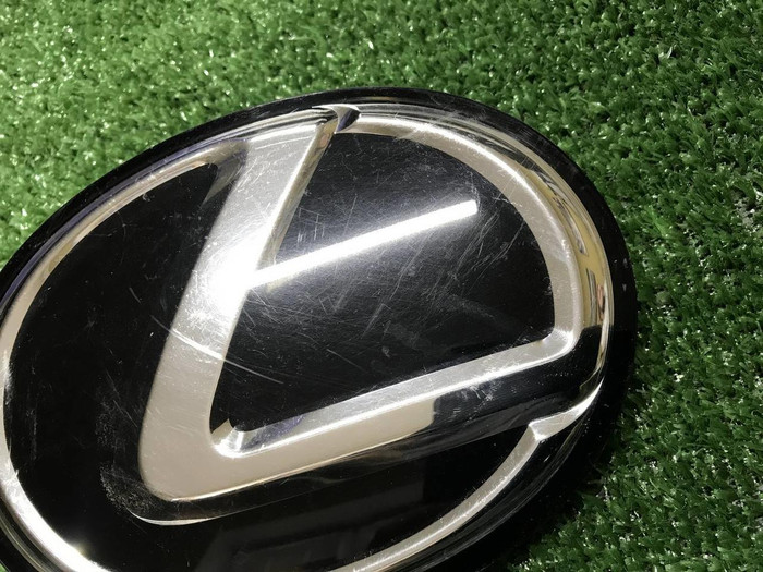 Эмблема решетки радиатора Lexus RX 4 (2019-2022)