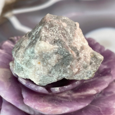 32232 Кварцит розовый необработанный 42мм