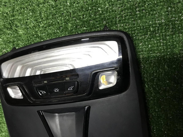 Плафон салона BMW 3er G20 (2018-н.в.)