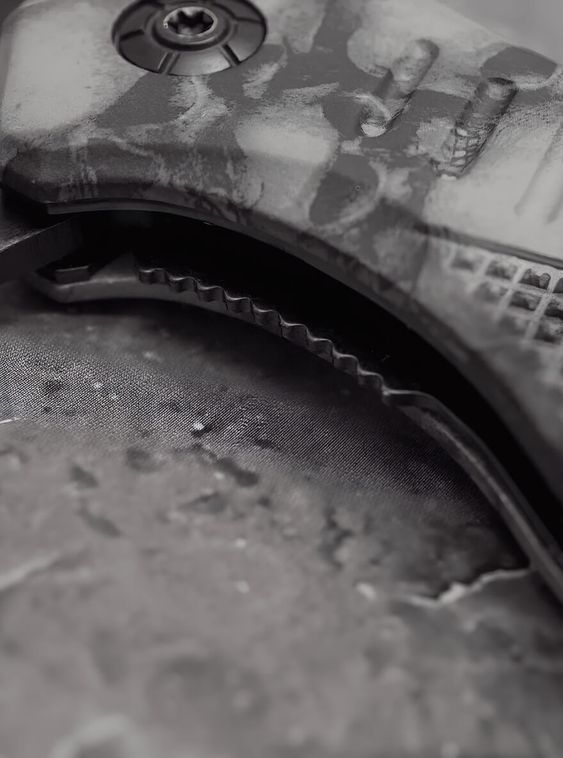 Складной нож тактический BOKER Серый
