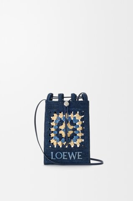 Loewe Сумка-мешок Patch Crochet на шнурке из телячьей кожи и рафии, темно-синий