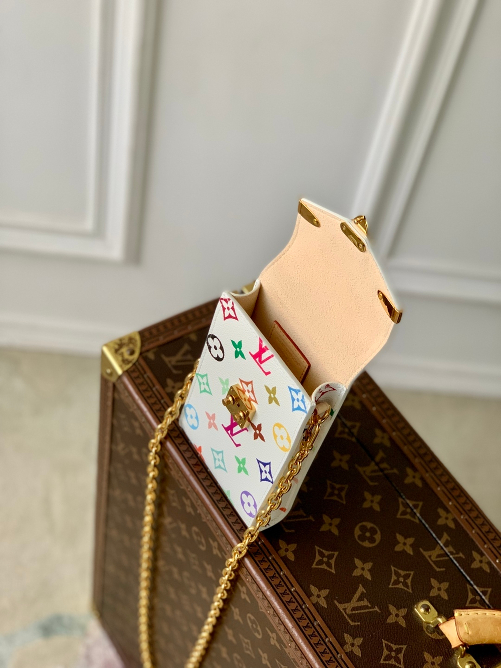 Louis Vuitton Phone Pouch Metis