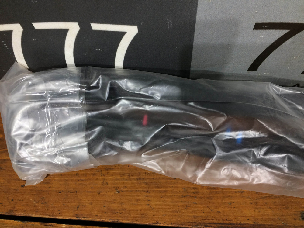 Уплотнитель двери задней левой Camry (XV70) Новый Оригинал 6787233120