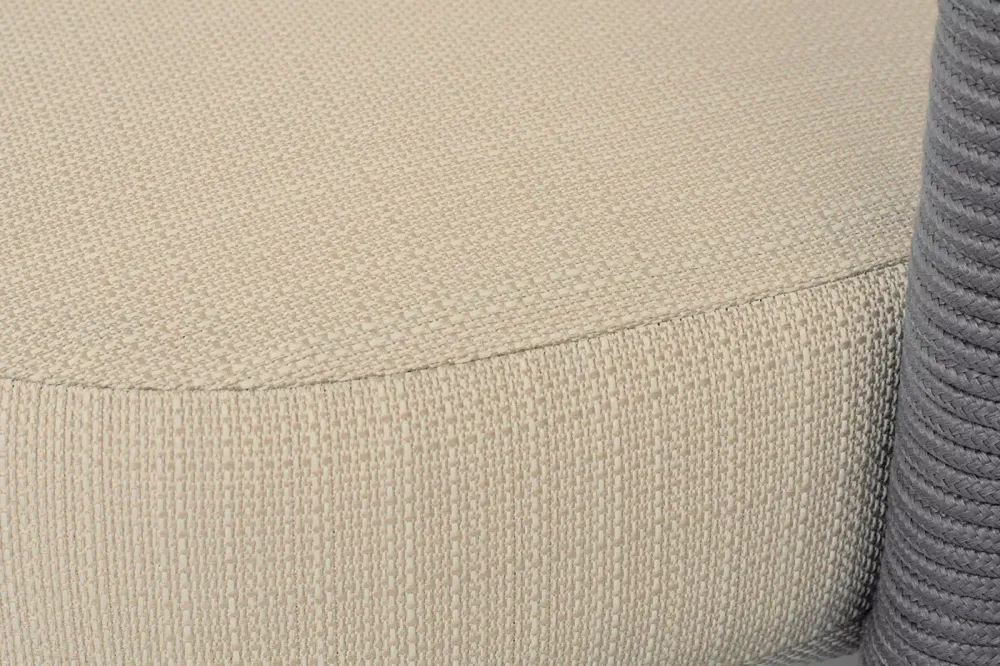 "Верона" кресло плетеное из роупа, каркас алюминий светло-серый (RAL7035) муар, роуп светло-серый круглый, ткань Mossle светло-бежевая