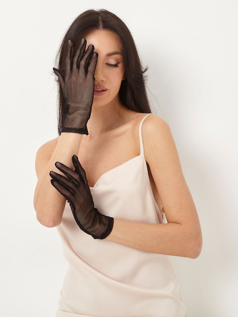 Перчатки в сетку