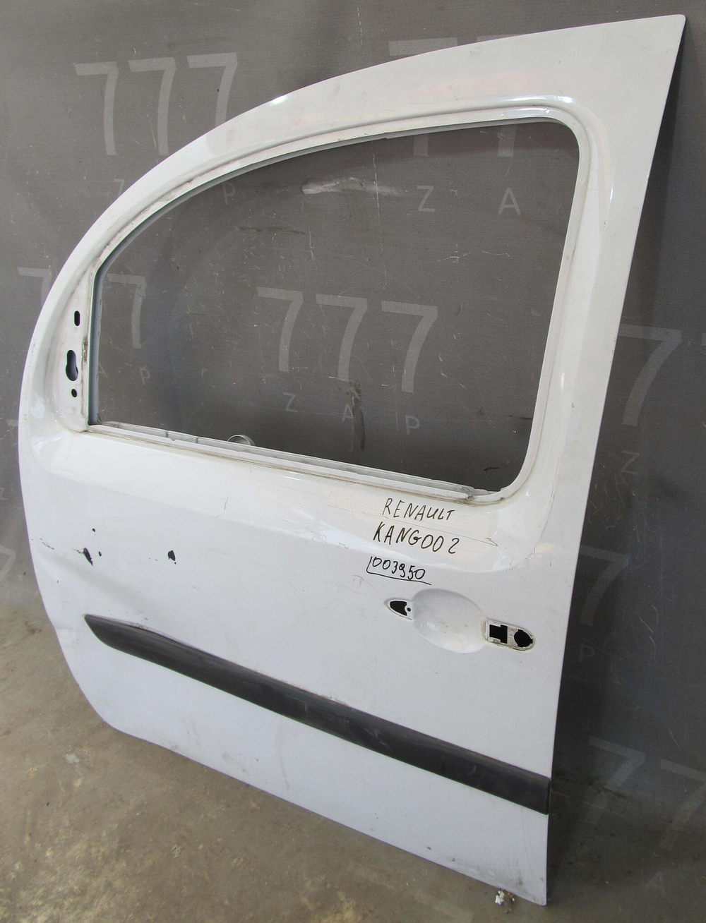 Дверь передняя левая Renault  Kangoo 2  Б/У Оригинал 801015880R