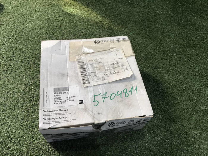 Замок двери передний правый VW Polo sedan (2010-2020)