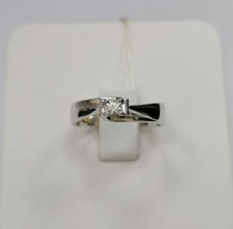 Кольцо из золота с бриллиантами