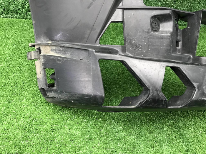 Кронштейн переднего бампера BMW 5er G30 (17-20)