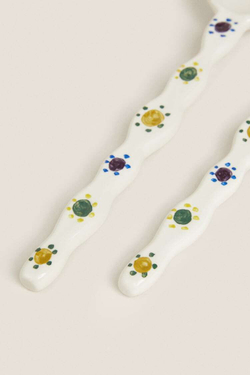 ZARA HOME НАБОР ЛОЖЕК С КОНТРАСТНЫМ УЗОРОМ, ЭКРЮ