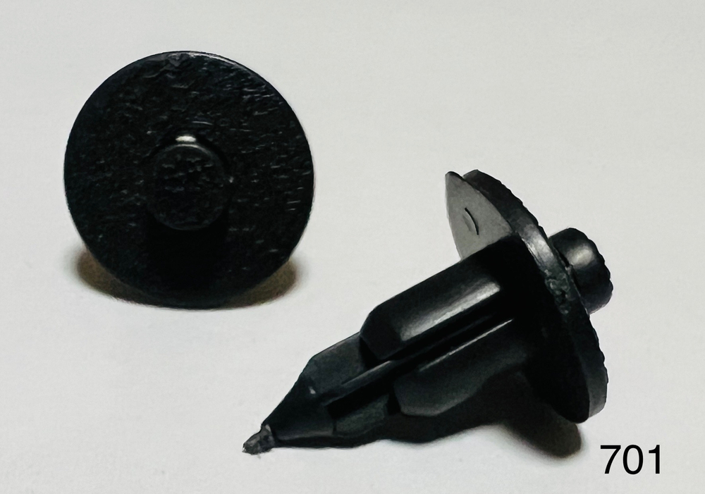 Клипса иномарка  d- 7 (защелка) папа+мама (20шт/уп) Код- 701