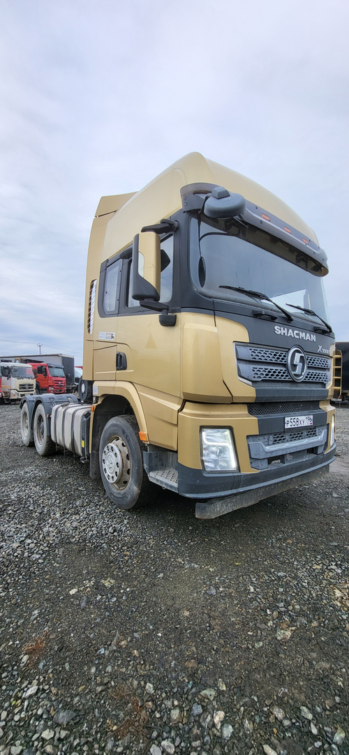 Shacman (Shaanxi) SX* 6x4 Седельный тягач SX42584V324 (Дизельный, 11,6 л, 423 л.с., МТ)