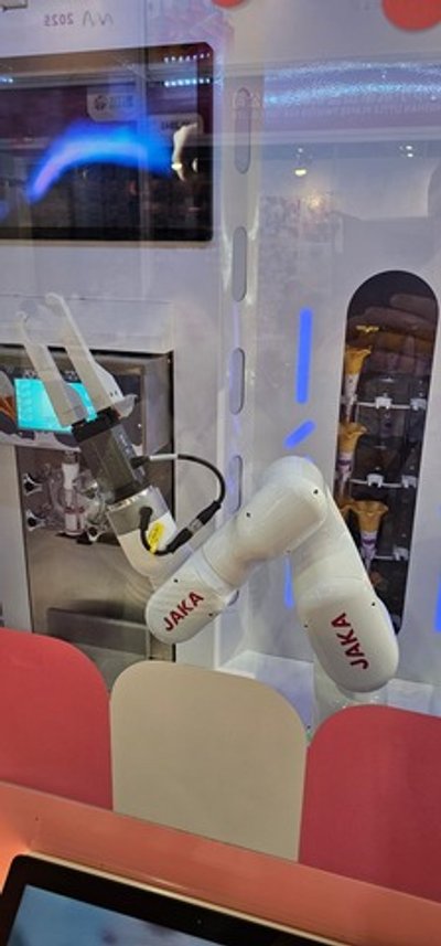 Вендинговый автомат мороженого «IceBot Soft»