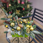 Новогодняя композиция в деревянном ящике