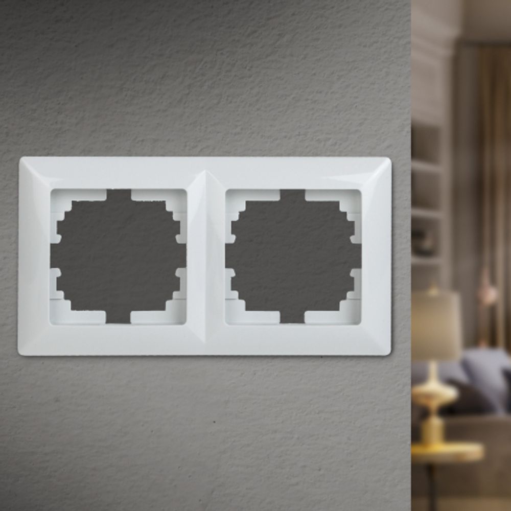 Рамка для розеток и выключателей Intro Solo 4-502-01 на 2 поста, СУ, белый