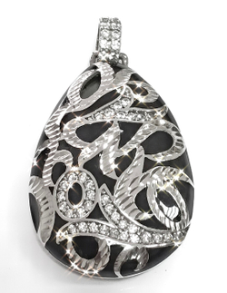 Ювелирная подвеска из серебра