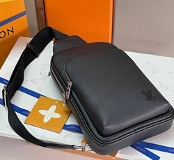Сумка-слинг Louis Vuitton
