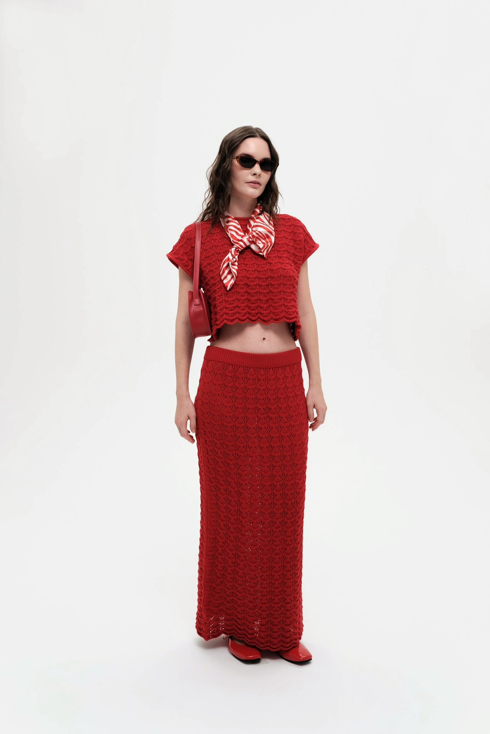 Красная трикотажная юбка