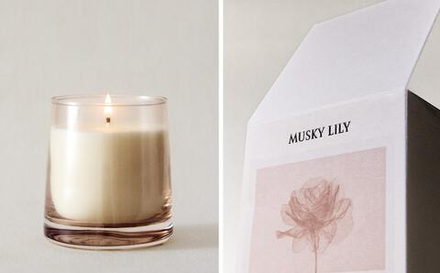 Zara Home Свеча ароматическая Musky Lily 180 г, растительный воск, аромат цветочный древесный, Розовый