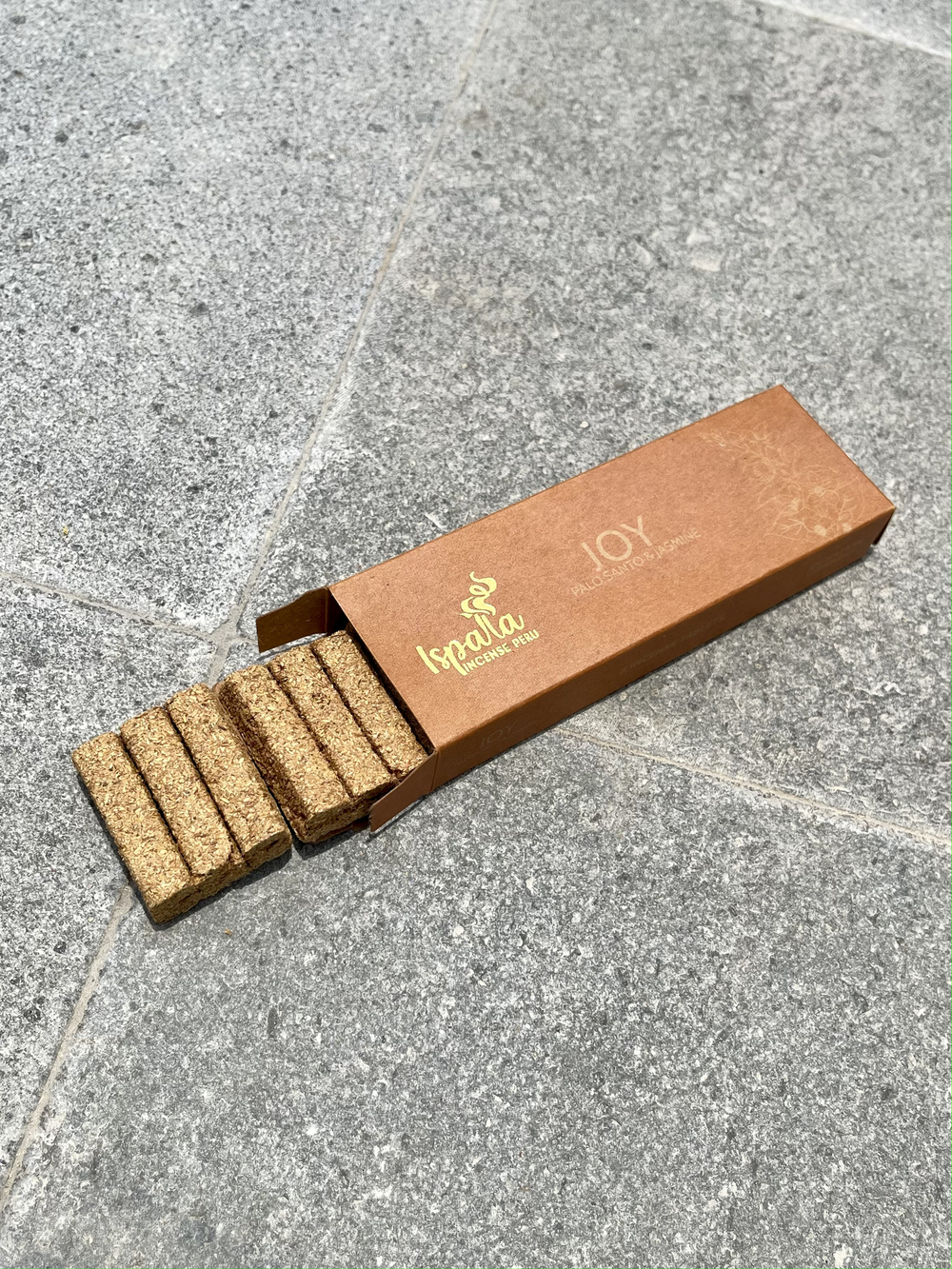 Кубики ISPALLA Palo Santo «Радость»  (аромат пало санто и жасмин) 8 шт/1 упаковка