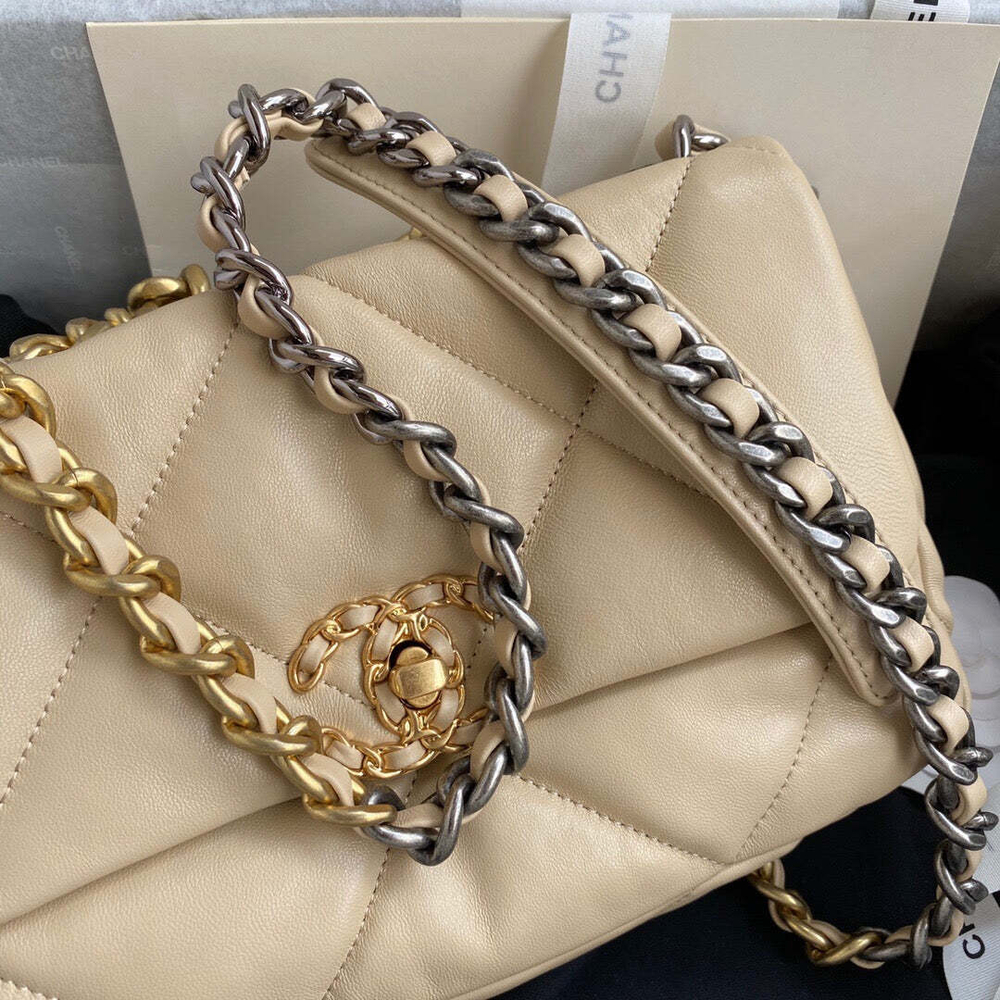 Chanel 19 26 cm