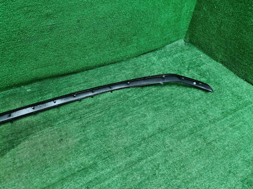 Молдинг переднего бампера Audi Q8 (18-23) S-line