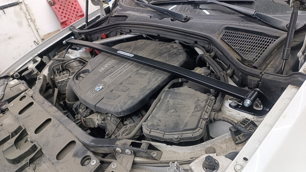 Распорка передних стоек BMW X3 F 25 (ПОД ЗАКАЗ)