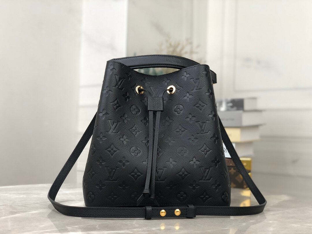 Louis Vuitton NeoNoe MM