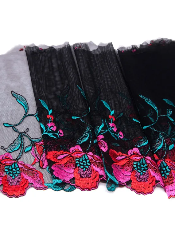 05-104 Вышивка на эл. сетке 20 см, черный/красный/розовый/ментол (левая)