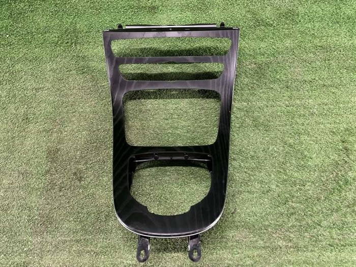 Декоративная накладка салона Mercedes E C238 16-23