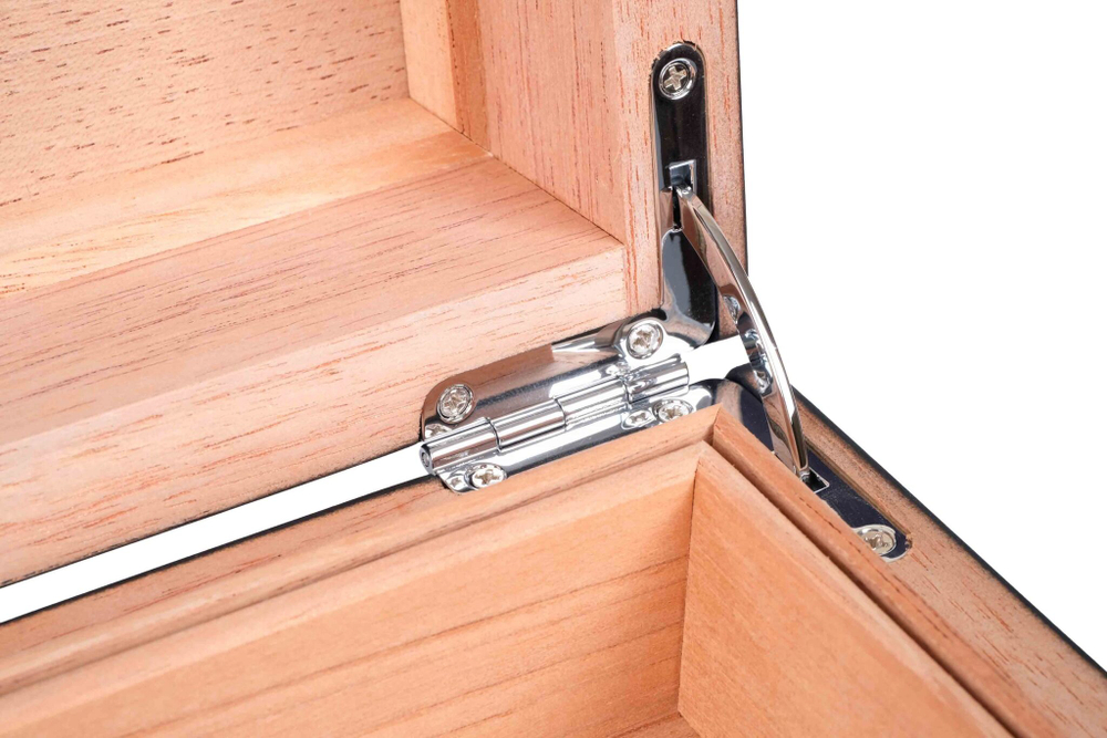 Хьюмидор Colibri Grand Quasar на 150 сигар, Черный HU750T1