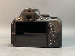 Nikon D5600 14.800 кадров