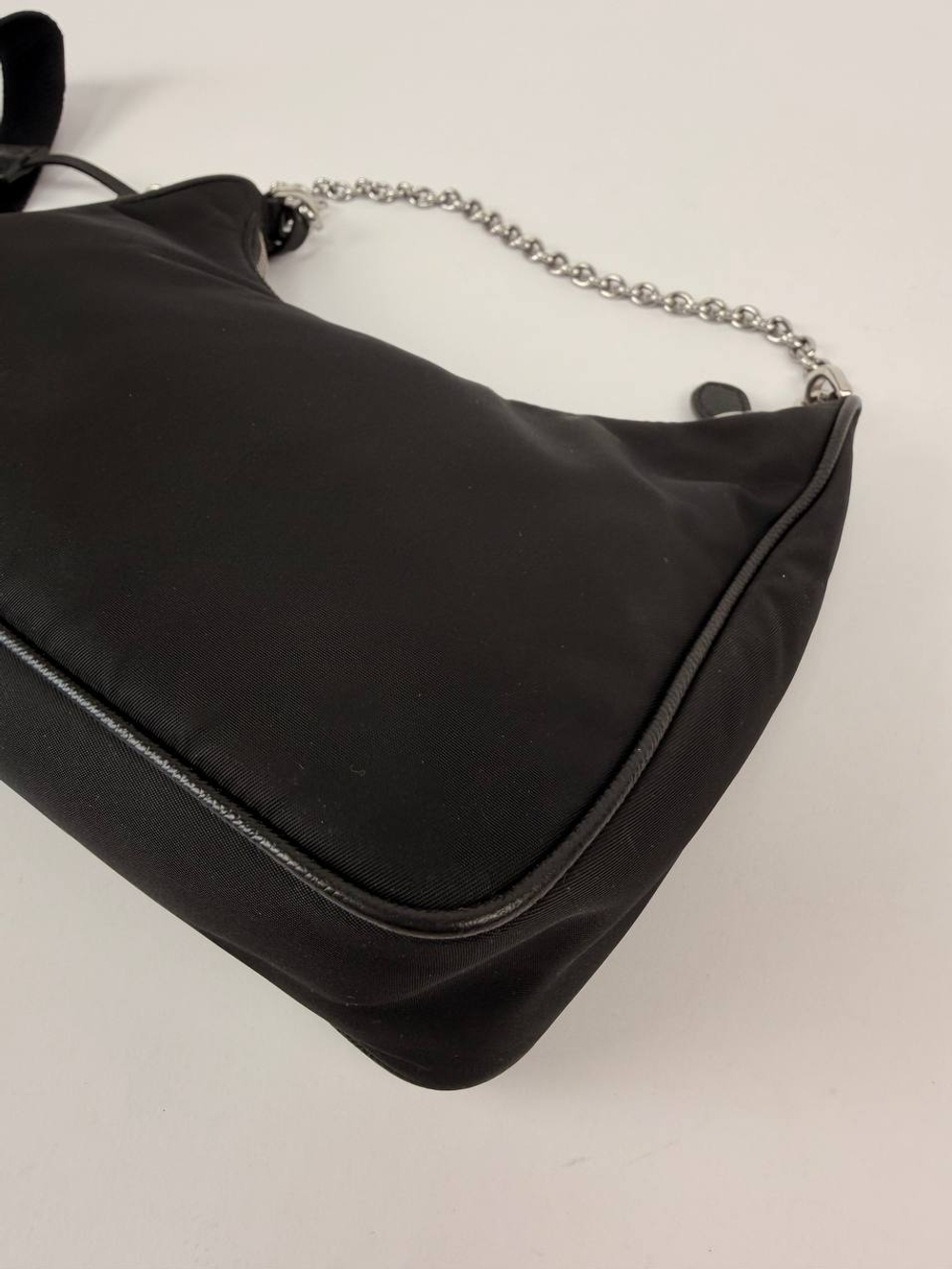 Сумка Prada Re-Edition