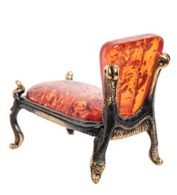 Народные промыслы AM-1562 Фигурка «Кушетка» (латунь, янтарь)