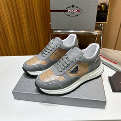 Кроссовки Prada