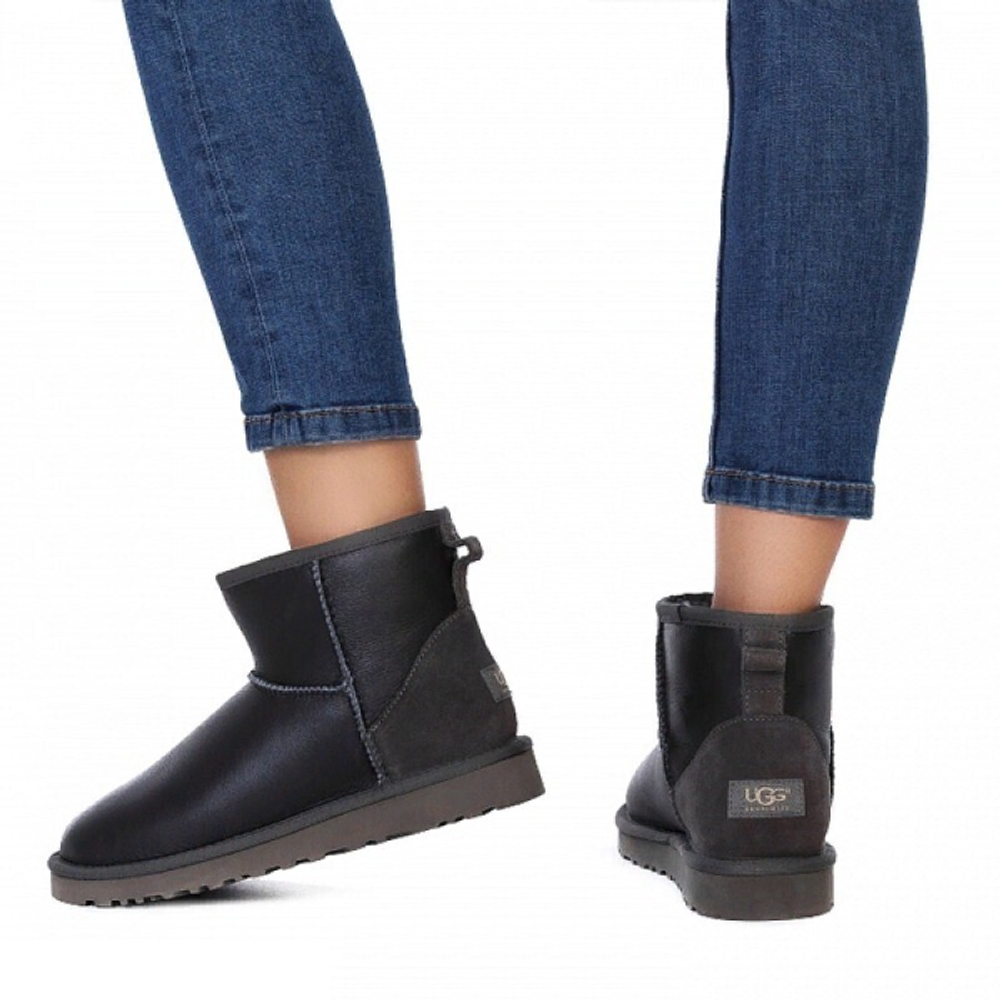 Угги Mini Bailey Button Metallic Grey