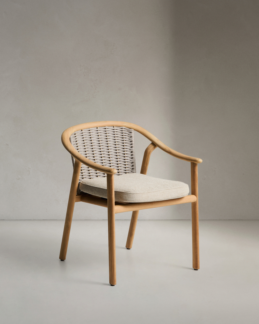 Уличный стул Elunda из тикового дерева и бежевой веревки