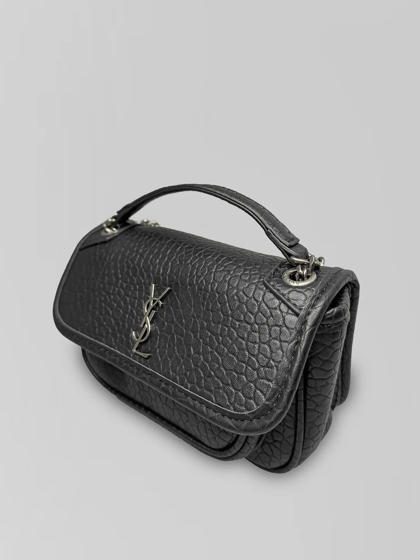 Сумочка 6029 однотонная с одним отделением и металлической цепочкой