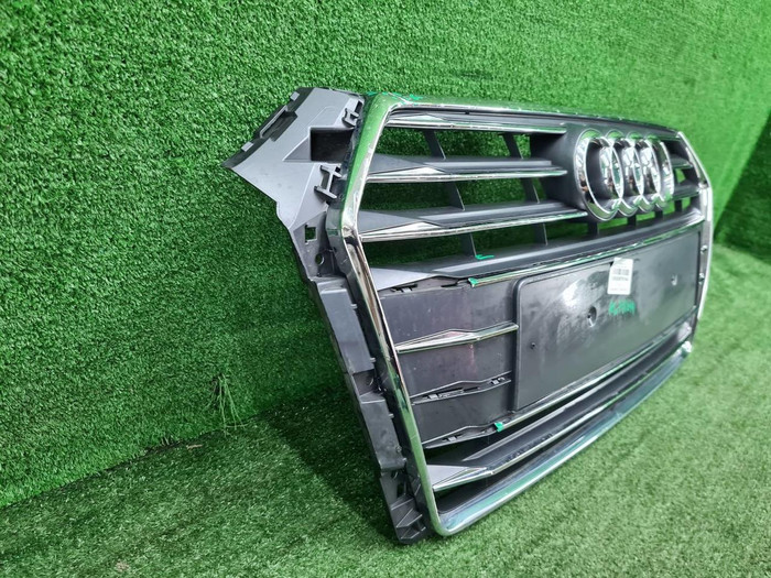 Решетка радиатора Audi A4 B9 (2015-2020)